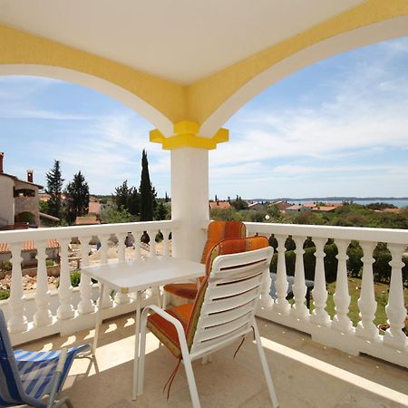 Rooms With A Swimming Pool Peroj, Fazana - 2235 Exterior foto