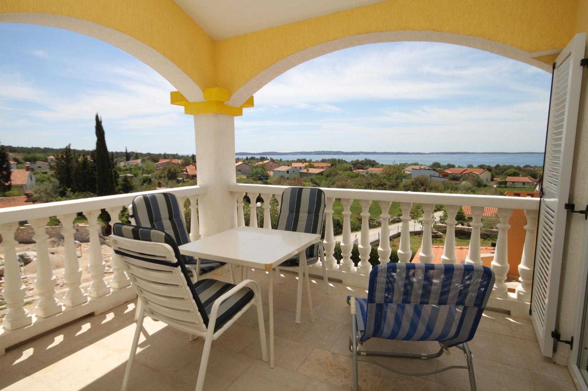 Rooms With A Swimming Pool Peroj, Fazana - 2235 Exterior foto