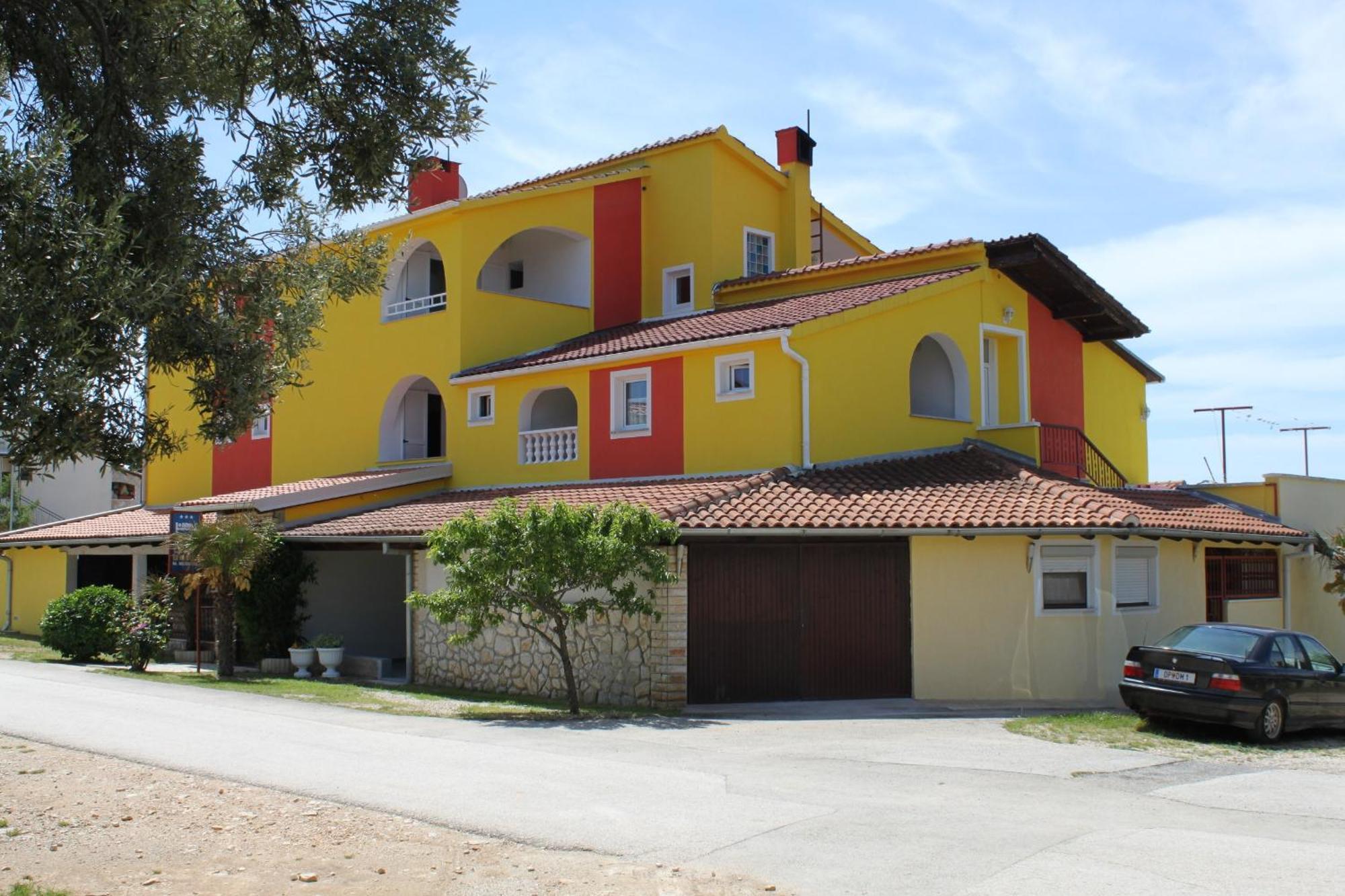 Rooms With A Swimming Pool Peroj, Fazana - 2235 Exterior foto