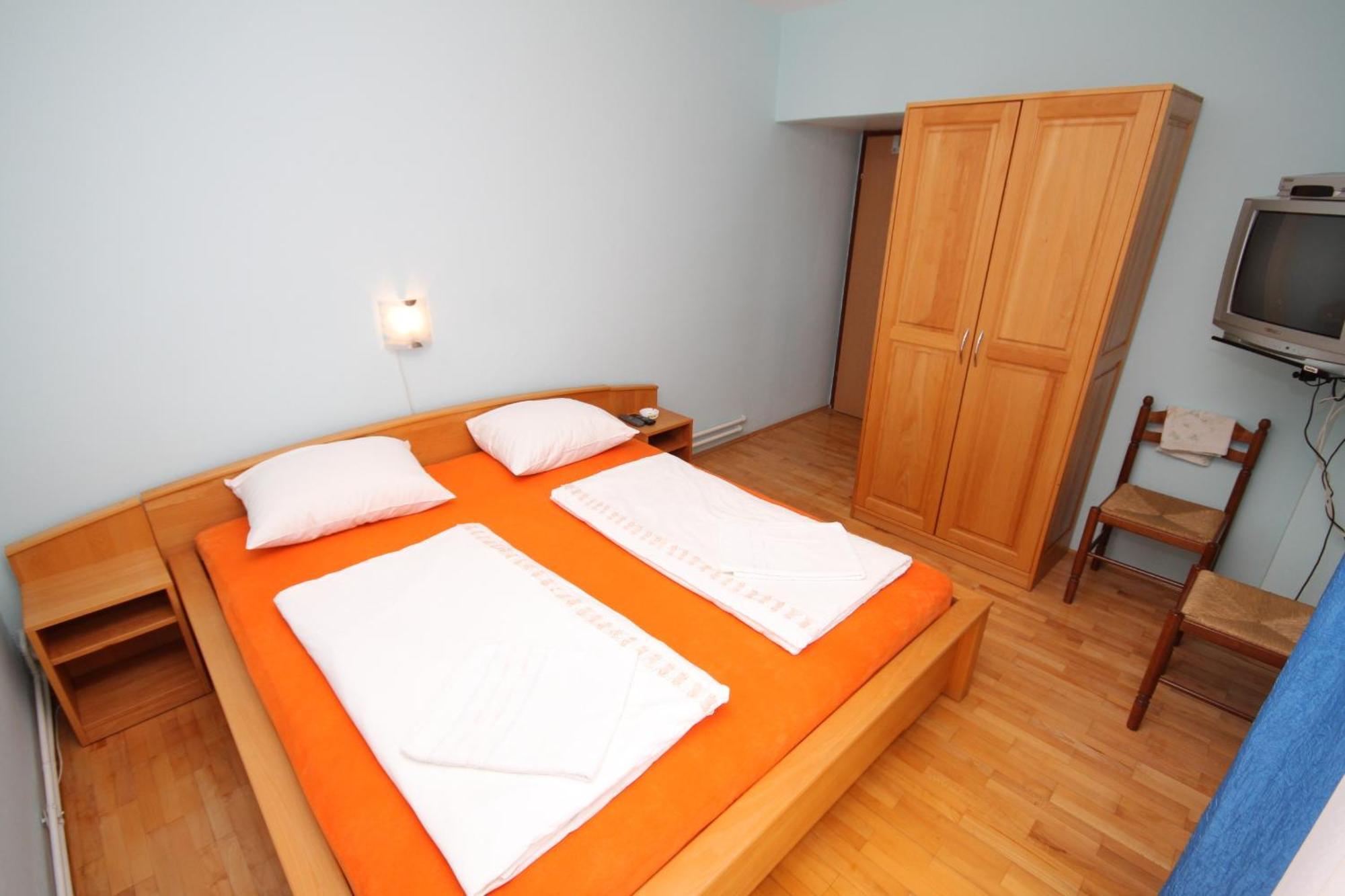 Rooms With A Swimming Pool Peroj, Fazana - 2235 Habitación foto